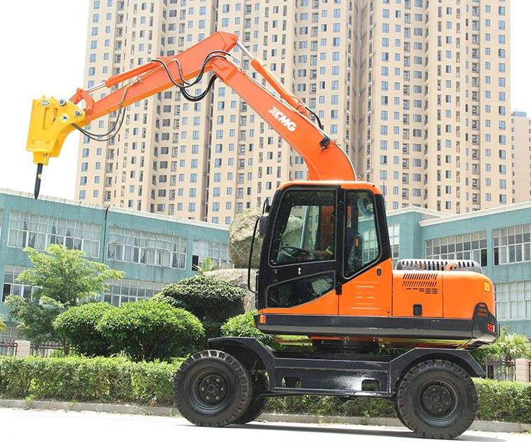 HNE90W 9Ton New Mini Wheel Excavator Made in Xuzhou China Equipped with Spreader for Road Construction